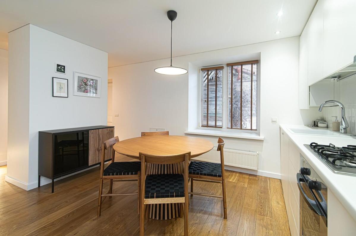 Stylish & Comfortable 1-bedroom In Old Town By Urban Rent * VNO
