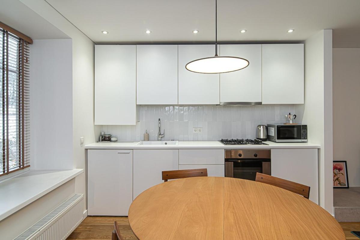 Stylish & Comfortable 1-bedroom In Old Town By Urban Rent