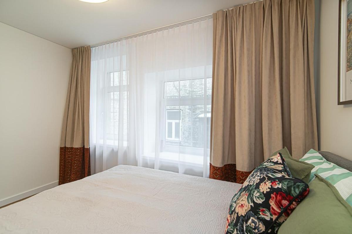 Stylish & Comfortable 1-bedroom In Old Town By Urban Rent