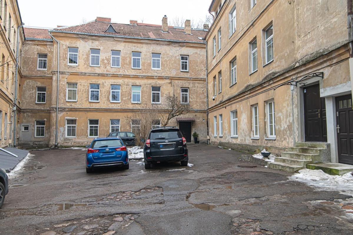 Stylish & Comfortable 1-bedroom In Old Town By Urban Rent